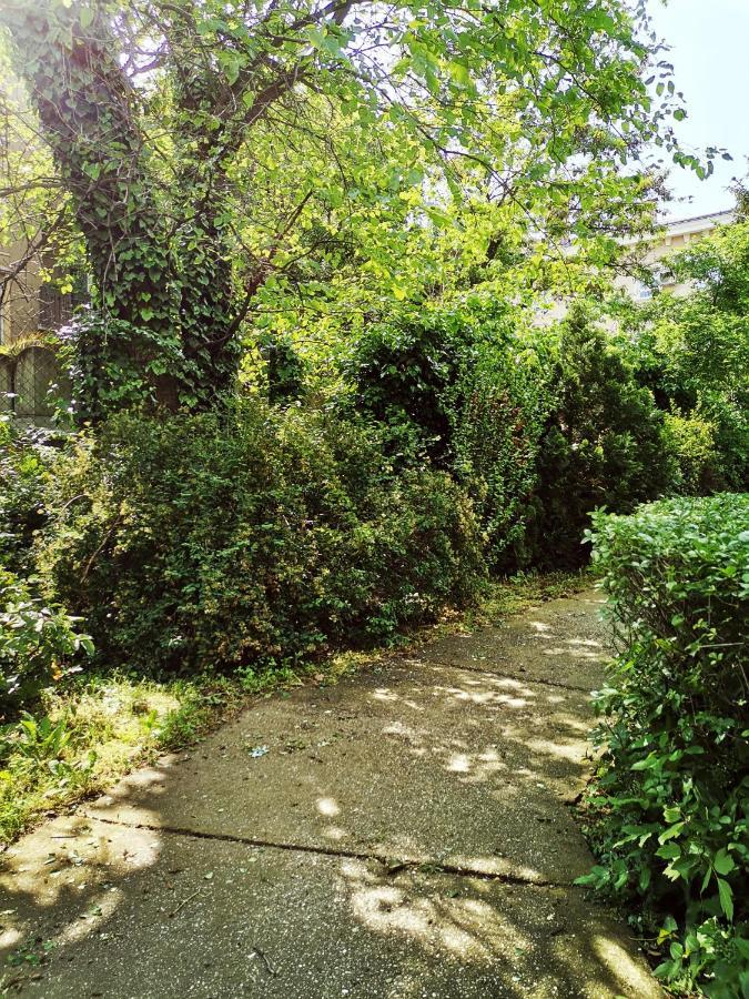 Flat In Historic Villa With Your Own Private Garden, Near City Park Будапеща Екстериор снимка